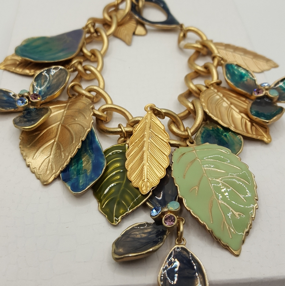 Gorgeous Statement Bracelet. - image 4